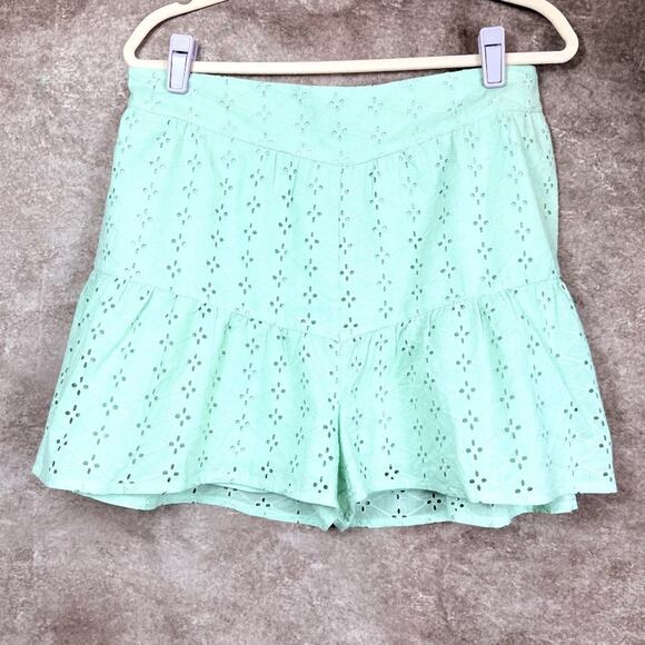 BCBGeneration Eyelet Shorts - Mint - Size L - Picture 6 of 14